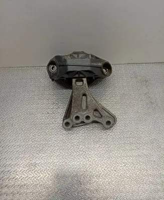 Engine mount bracket