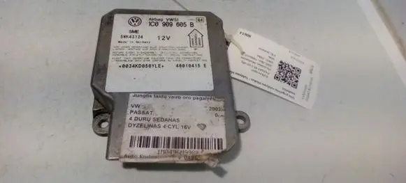 Volkswagen PASSAT B5.5 Airbag control unit/module 1C0909605B 5WK43124