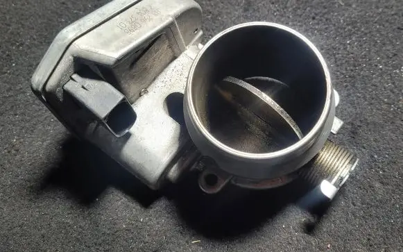 BMW 1 E81 E87 Throttle valve