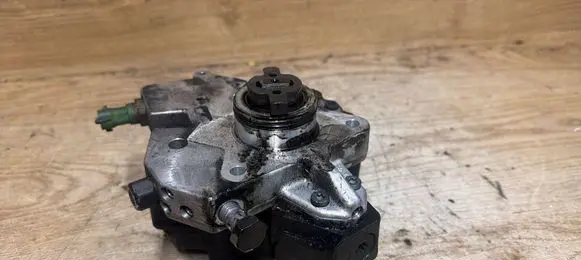 Fuel injection high pressure pump