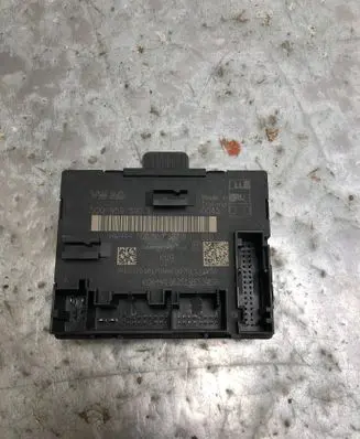 Volkswagen PASSAT B8 Door control unit/module 5Q0959592EBILI 5Q0959592E