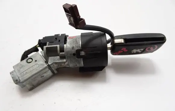 Peugeot 5008 Ignition lock 9663123380