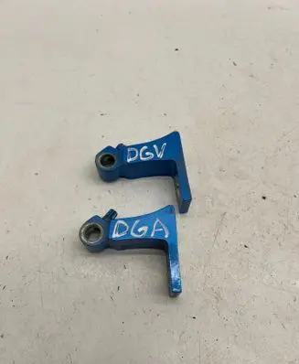 MG ZS Rear door lower hinge 10735418 1024
