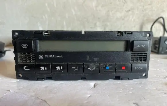 Volkswagen PASSAT B5.5 Climate control unit 3B1907044H