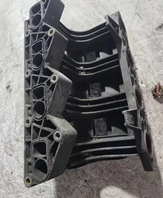 Mercedes-Benz Vito Viano W638 Intake manifold 6110900637