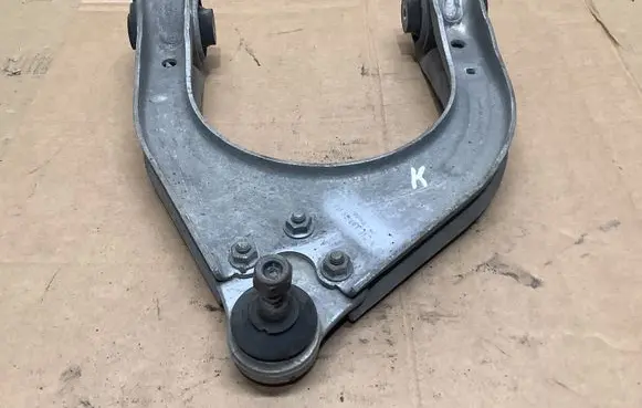 Mercedes-Benz E W211 Front upper control arm/wishbone A2113308907