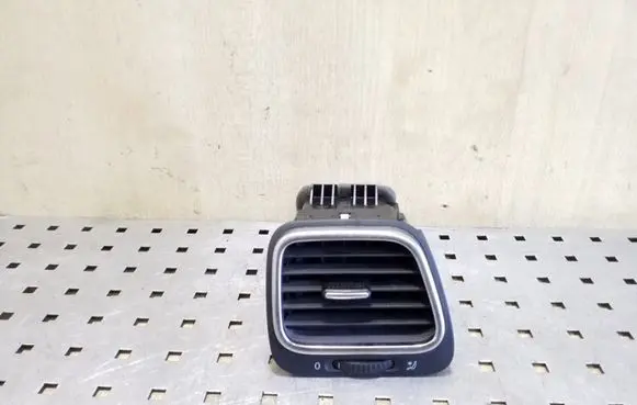 Volkswagen Eos Dashboard side air vent grill/cover trim 1Q0819704K 1Q0819710B