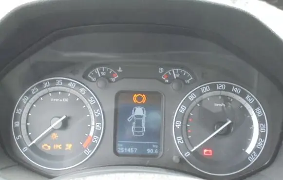 Speedometer (instrument cluster)