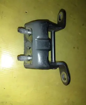 Nissan Qashqai Rear door upper hinge 