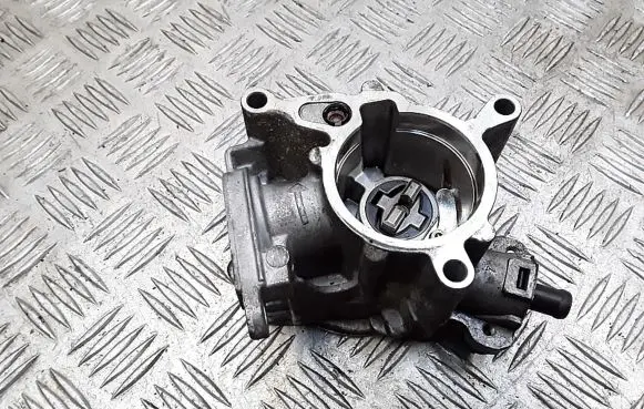 Audi TT TTS Mk2 Vacuum pump 06j145100b