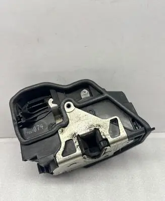 BMW 6 E63 E64 Front door lock 7167074