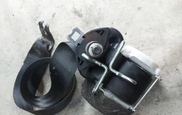 Ford Galaxy Rear seatbelt 33055356 2920 11H47