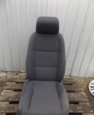 Volkswagen Touran I Front passenger seat 