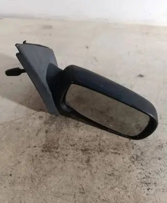 Toyota Yaris Manual wing mirror E11015735