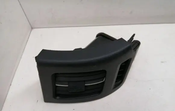 Toyota Prius (XW30) Dashboard side air vent grill/cover trim 5565047070 5566047040 5568647010