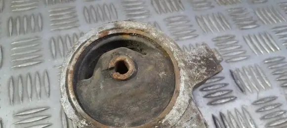 Nissan Primera Engine mount bracket 721595