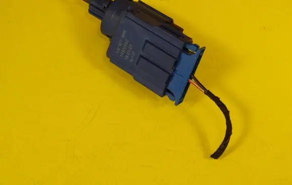Volkswagen Touran I Brake pedal sensor switch 1J0927189E