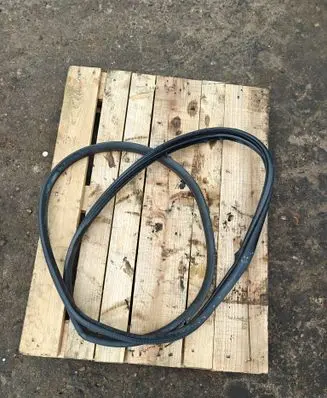 Mazda CX-7 Rear door rubber seal (on body)