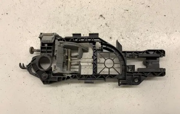 Rear door exterior handle/bracket