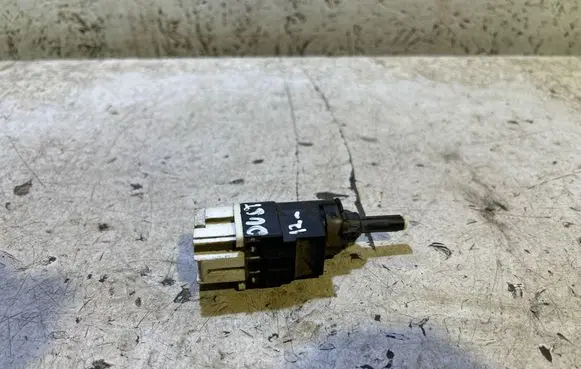 Dacia Duster Brake pedal sensor switch 253206170R