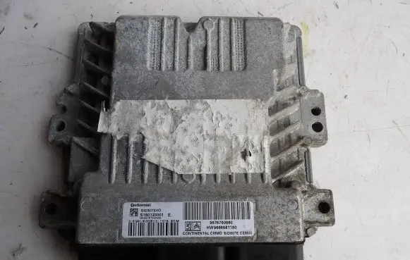 Peugeot 508 Engine control unit/module 9676760880 S180123001E