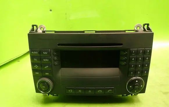 Mercedes-Benz B W245 Radio/CD/DVD/GPS head unit A1698700989