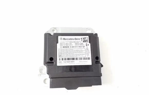Infiniti Q30 Airbag control unit/module A1179008600