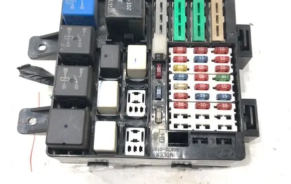 Hyundai Matrix Fuse box set 91102-17241
