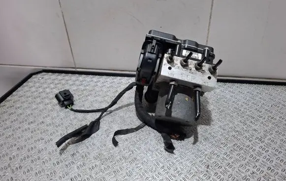 Audi A4 S4 B8 8K ABS Pump 8K0907379CG