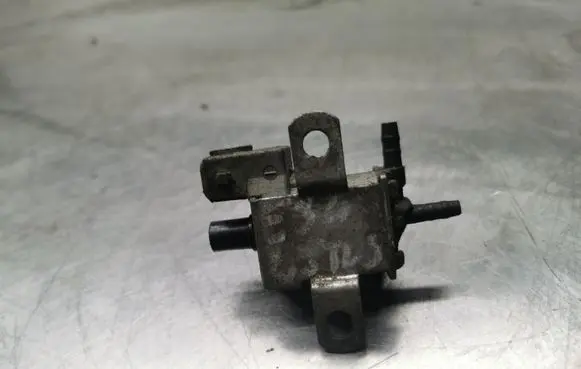 BMW 5 E34 Turbo solenoid valve 72191133