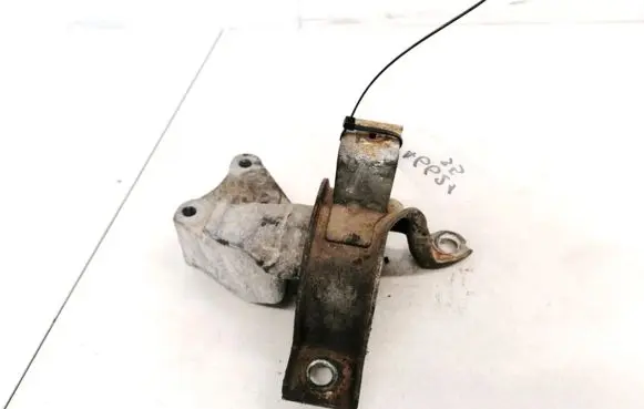 Fiat Doblo Engine mount bracket