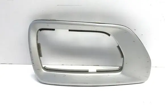 Volvo XC70 Front bumper lower grill 30744506
