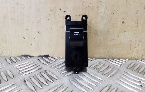 Hyundai i40 Electric window control switch 935803Z050 39R5251000