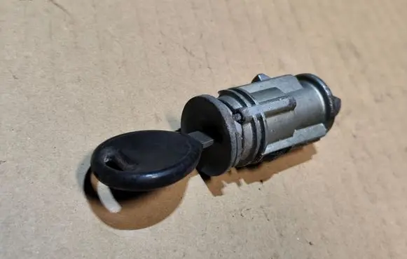 Chrysler Sebring (ST-22 - JR) Ignition lock 