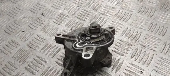 Volvo XC70 Vacuum pump 08658230