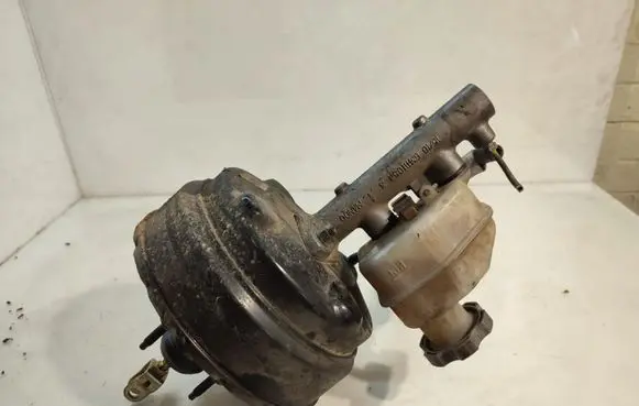 Hyundai Elantra Brake booster