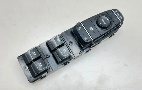 KIA Optima Electric window control switch 299158167 S160