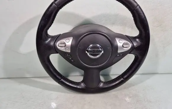 Nissan Juke I F15 Steering wheel