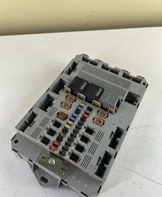 Jaguar XF X250 Fuse module 8X2T14B476BF