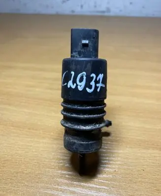 Volkswagen Golf VII Windscreen/windshield washer pump 1K6955651 C2937