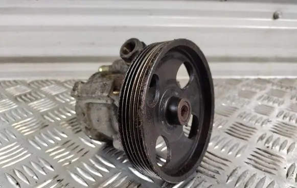 Volvo S40, V40 Power steering pump