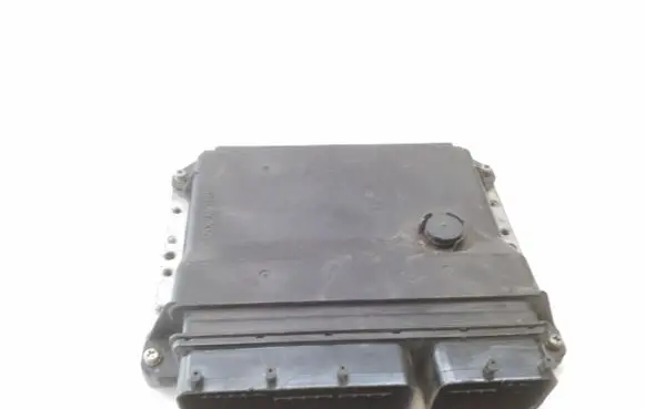 Toyota Avensis T270 Engine control unit/module 8966105F20