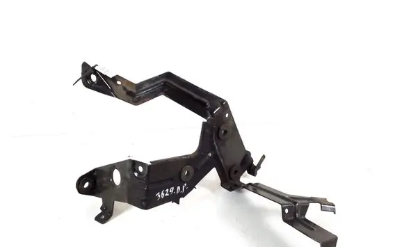 Mercedes-Benz R W251 Other engine bay part A2515002331