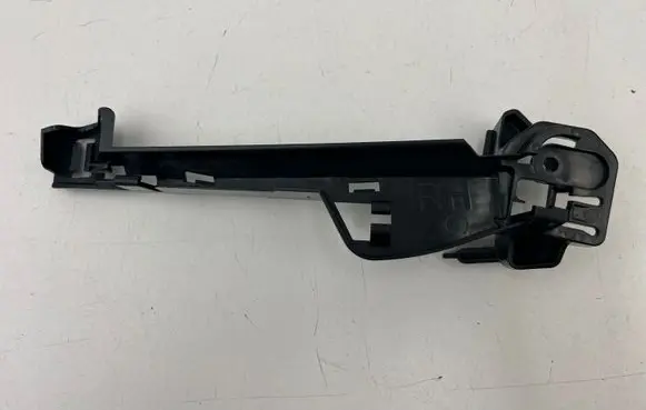 Volvo V90 Cross Country Front bumper mounting bracket 31663021