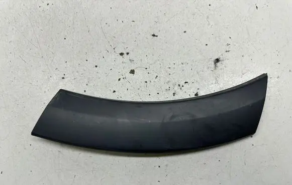 Rear bumper trim bar molding