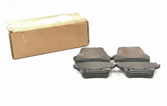 Chrysler 300C Brake pads (rear) 05142561AB