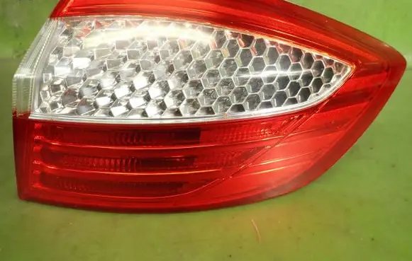 Ford Mondeo Mk III Rear/tail lights 7S71-13404-B