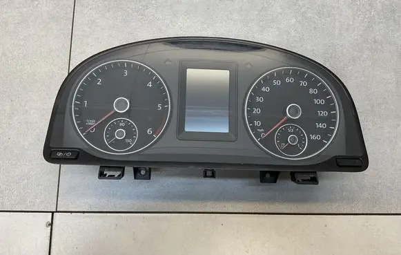 Volkswagen Touran II Speedometer (instrument cluster) 1T0920975E