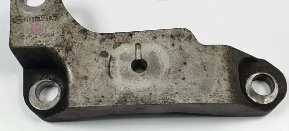 Mazda CX-7 Engine mount bracket