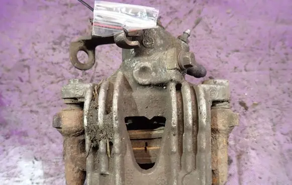 Opel Astra G Rear brake caliper